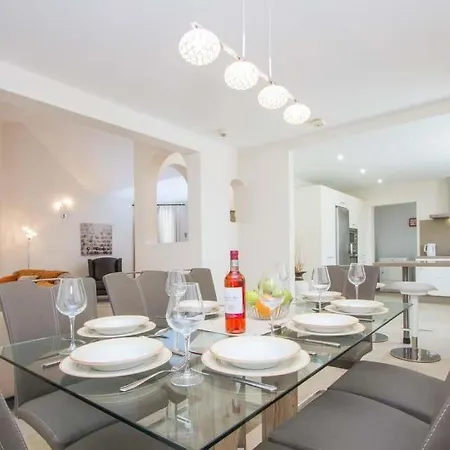 Puerto Del Carmen Sleeps 10 Pool Air Con Wifi Villa